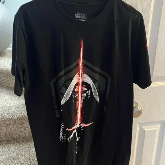 Star Wars Black and Red Kylo Ren Tee - Picture 1 of 4